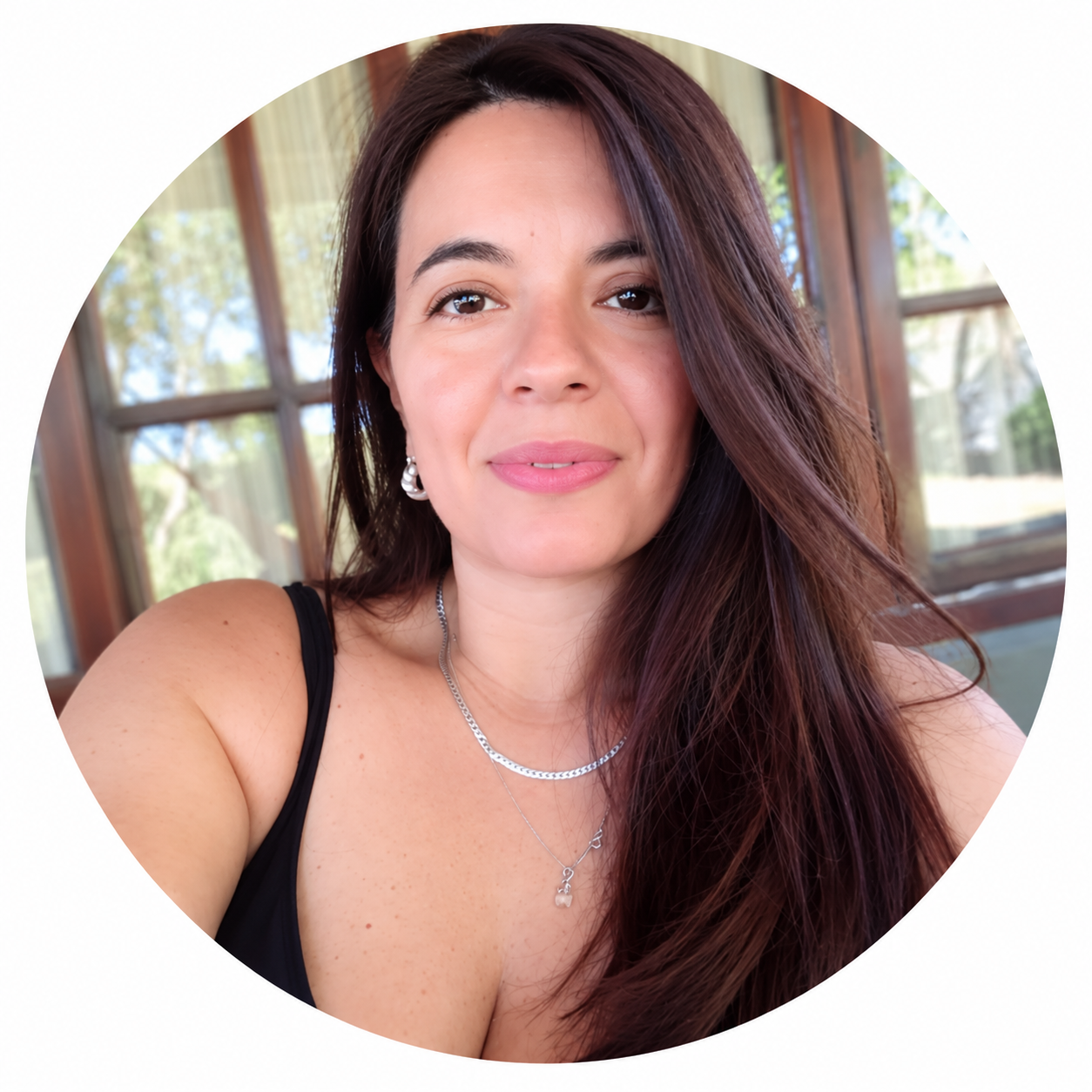 files/Retrato_circular_con_sonrisa_natural.png